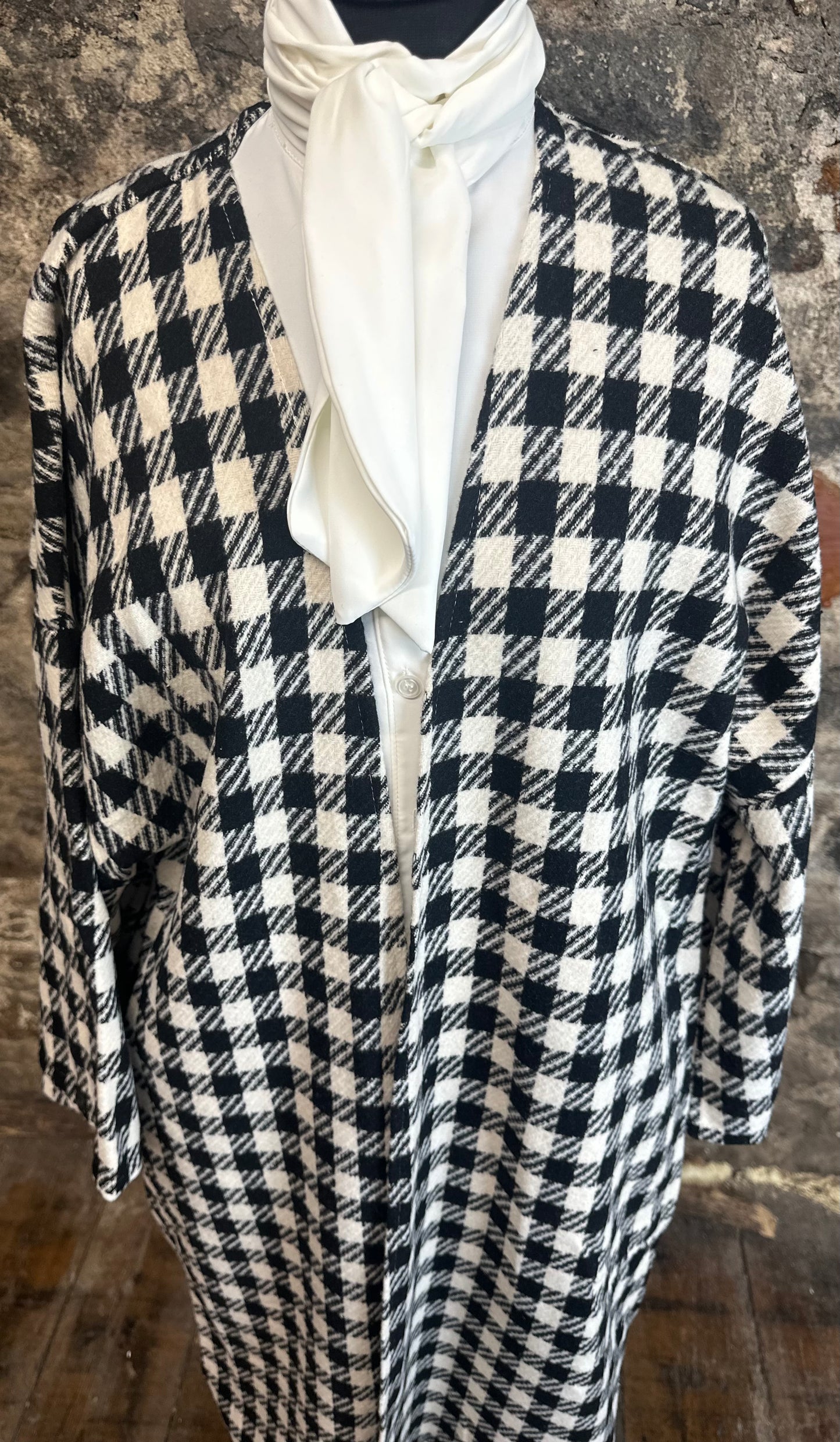 “Rita “ Italian black and cream dogtooth kimono full length shacket