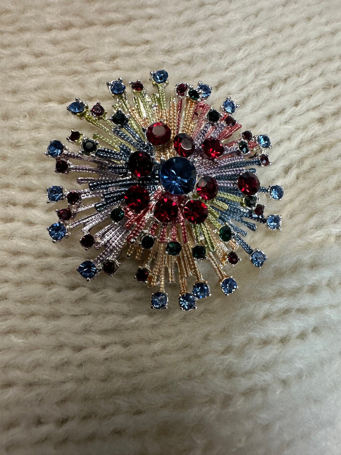 “ lorsha loves “ magnetic nickel free statement brooch sunburst