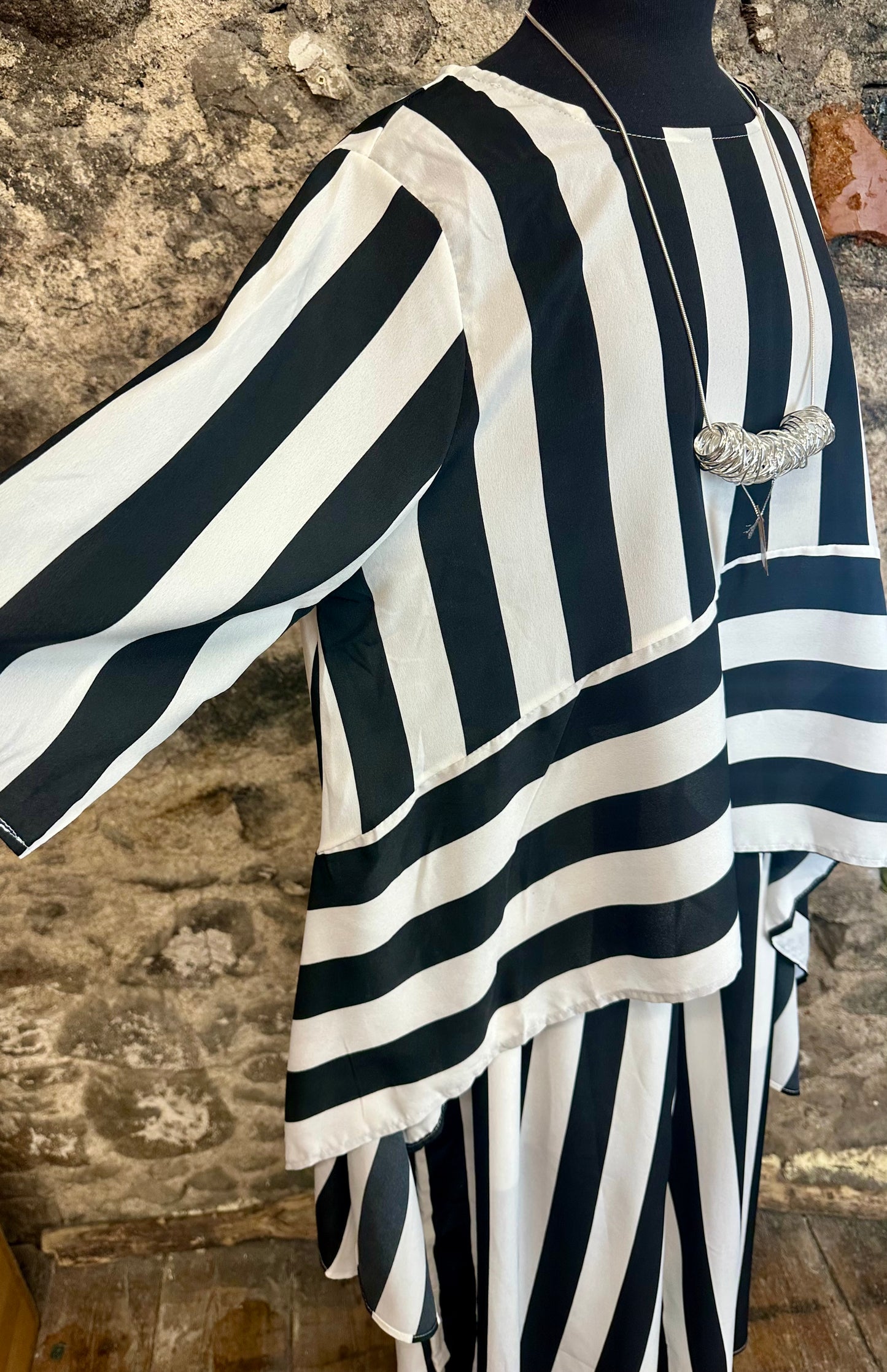 “Lira” monochrome ivory and black Italian two piece.