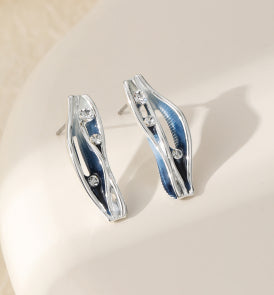 Stunning abstract earring