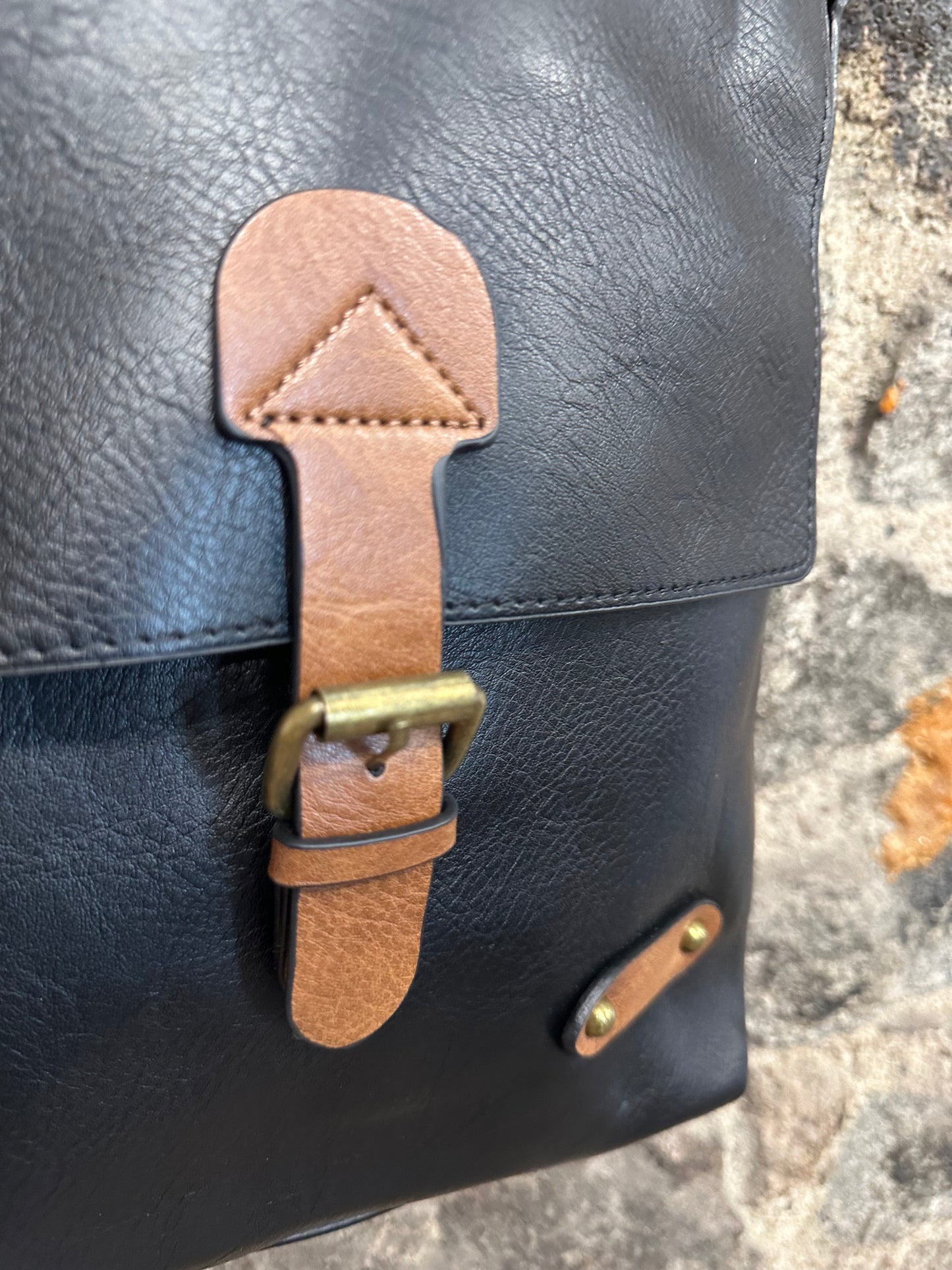 “Maggie “black vegan crossbody satchel