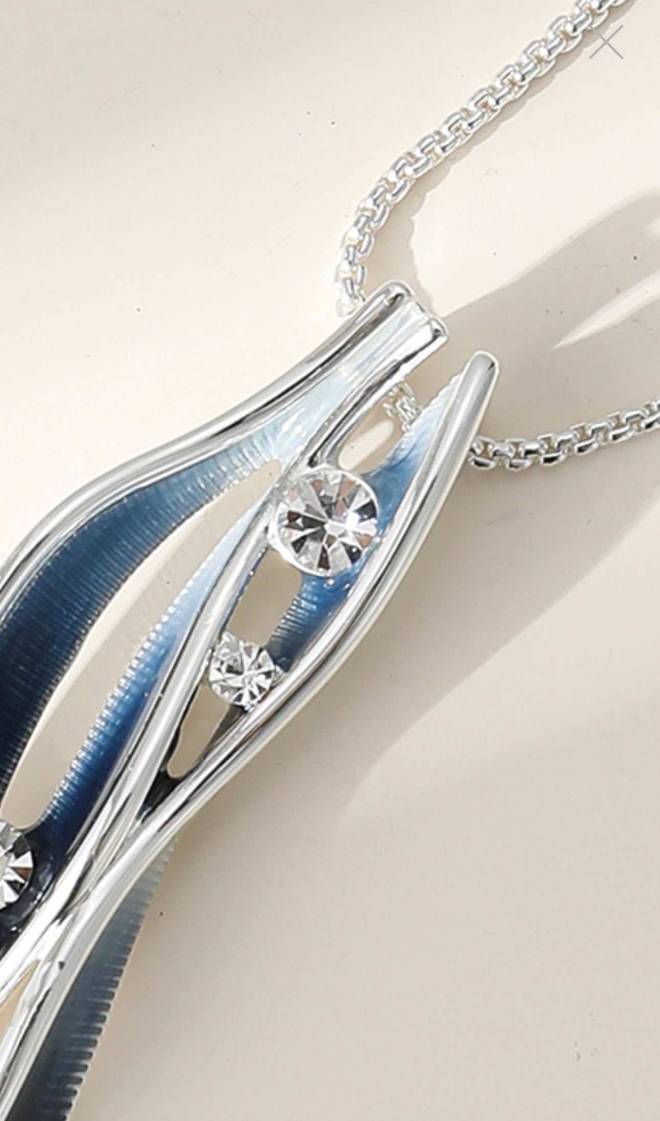 Statement giftboxed neckpiece