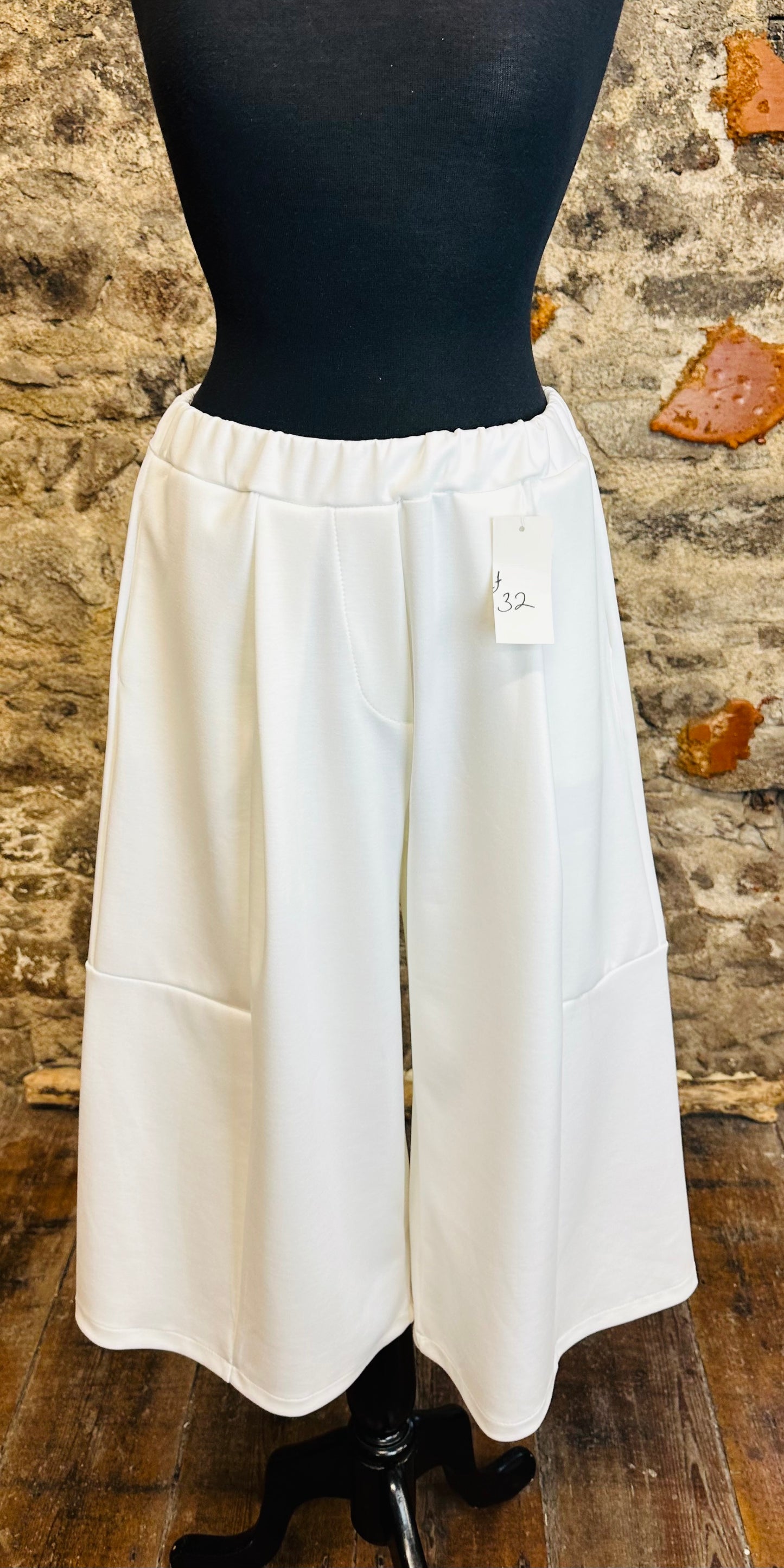 “Harriet “ 3/4 length Italian ivory cullottes