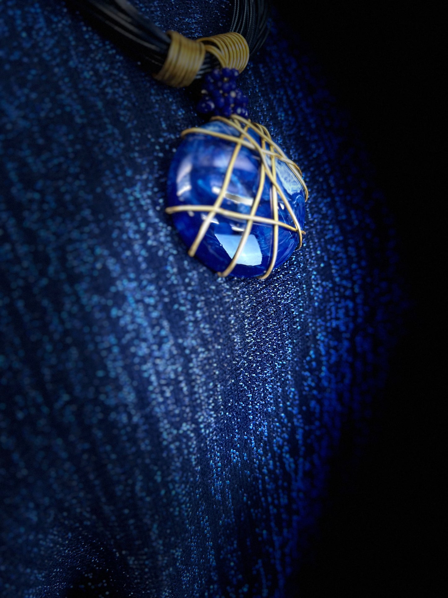 Systement indigo wire neckpiece