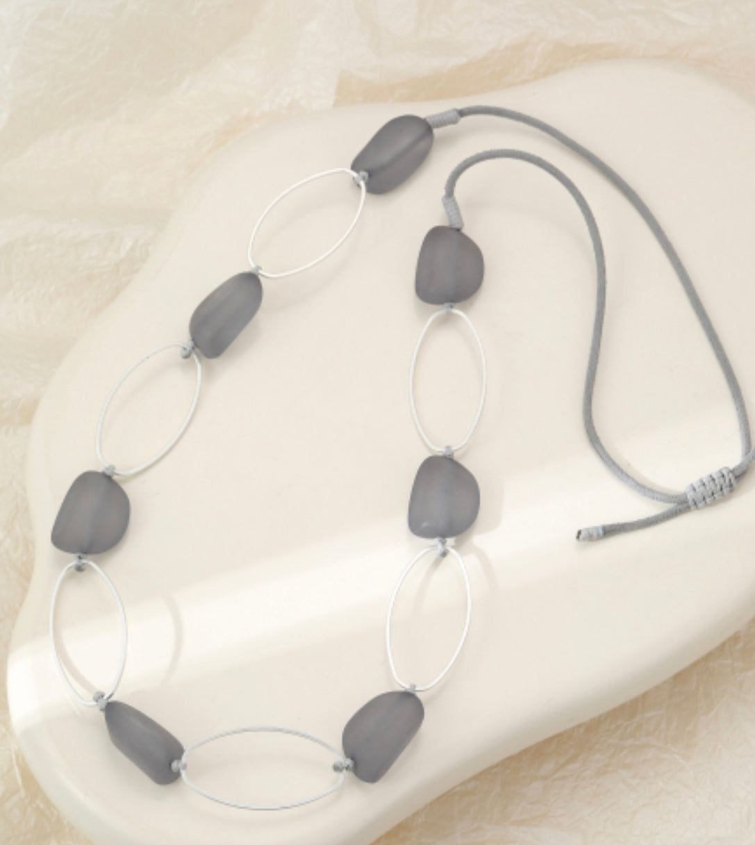 Statement style necklace