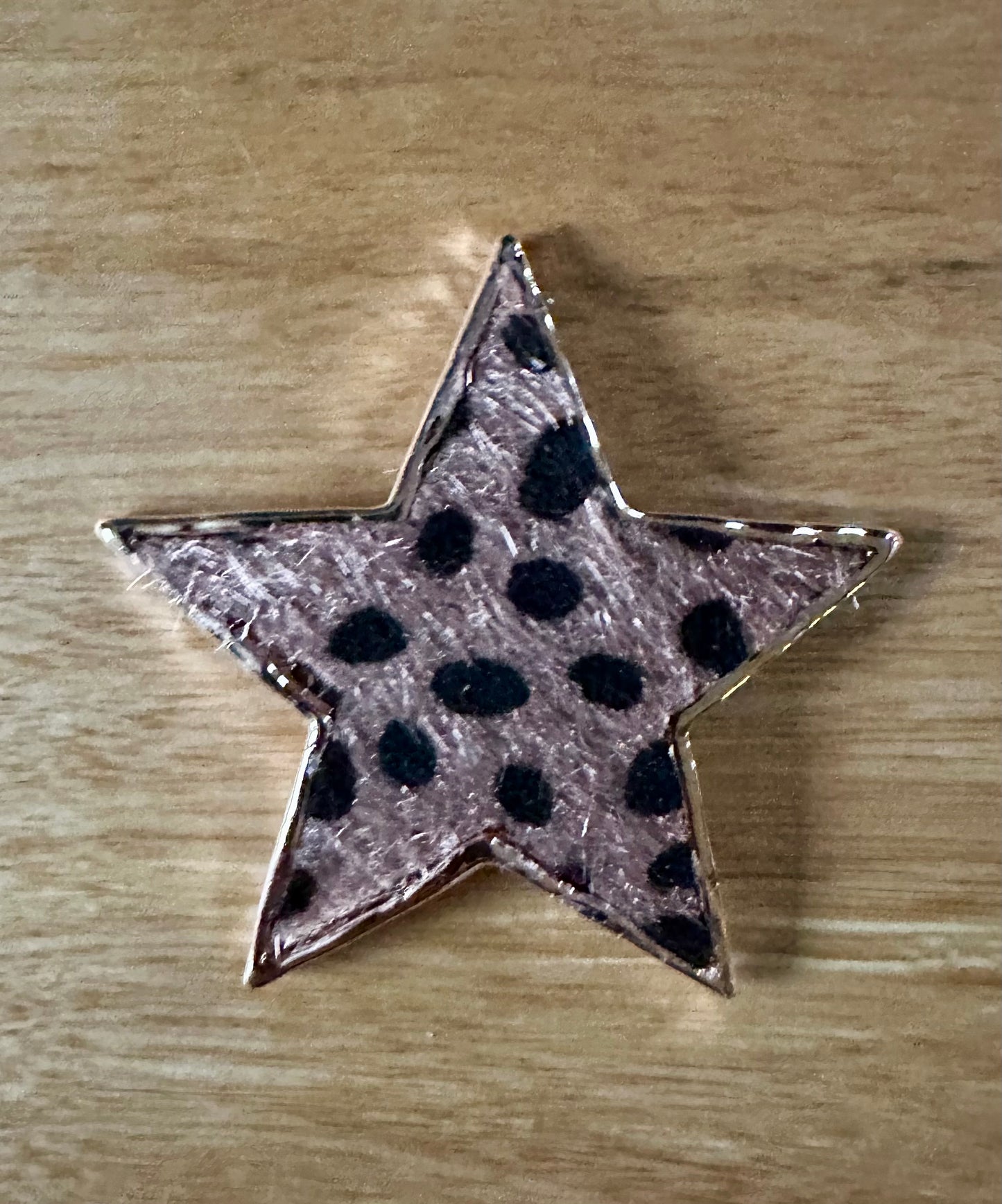 Small star leopard rose gold magnetic brooch