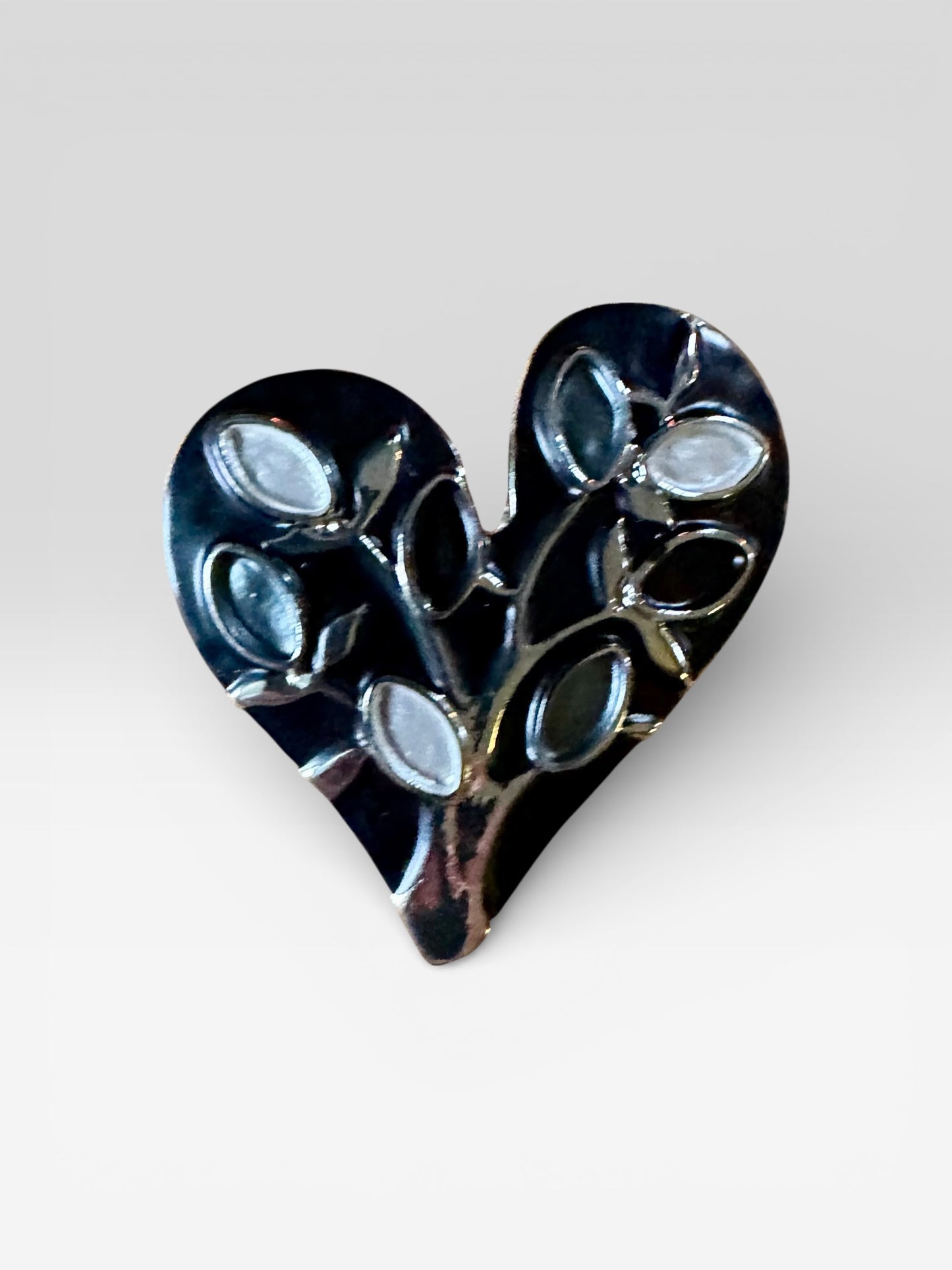Navy tree of hearts magnetic brooch