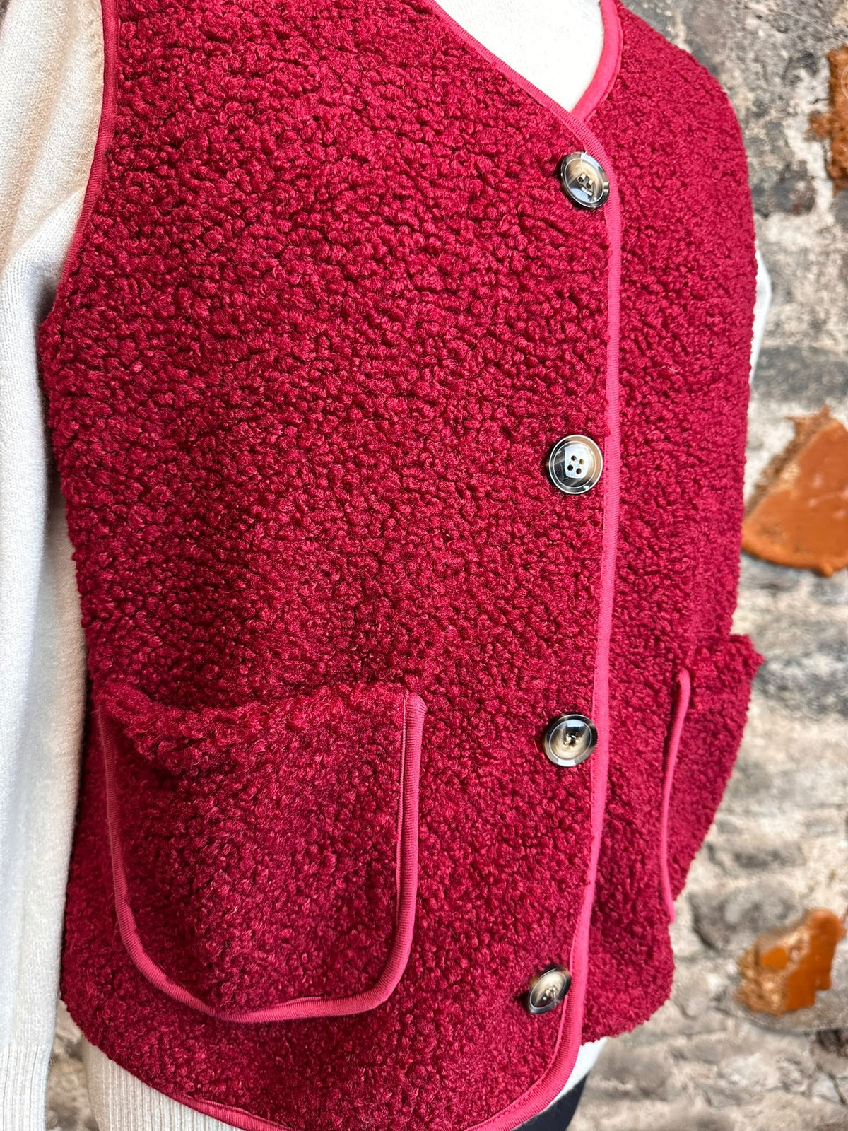 Nancy ..bordeaux bouclé Italian gilet