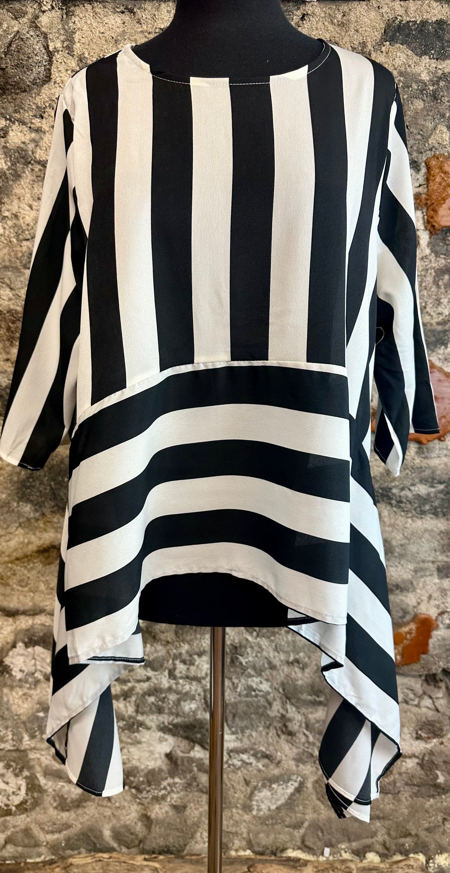 “Lira” monochrome ivory and black Italian two piece.