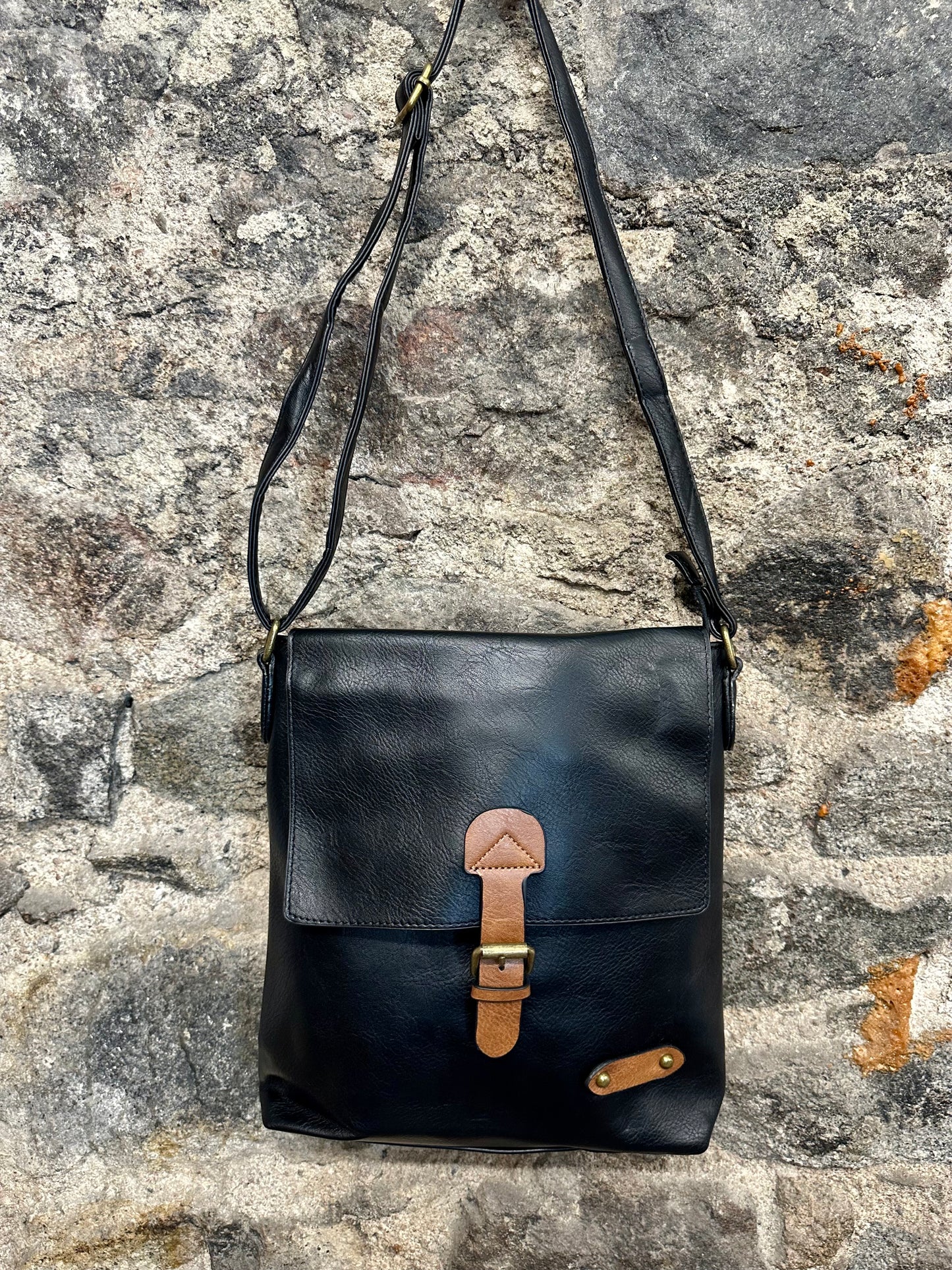 “Maggie “black vegan crossbody satchel
