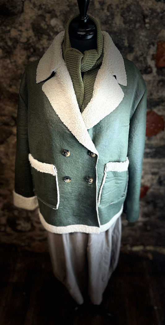 “Mira “ forest green Italian shearer box jacket